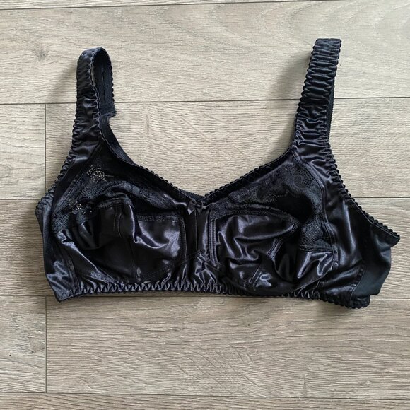 NWT 42 D Black Lacy Bra | No Underwire European Brassiere - Picture 1 of 7